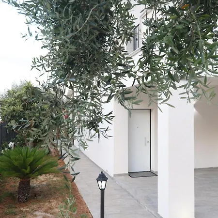 Twins House Pensionat